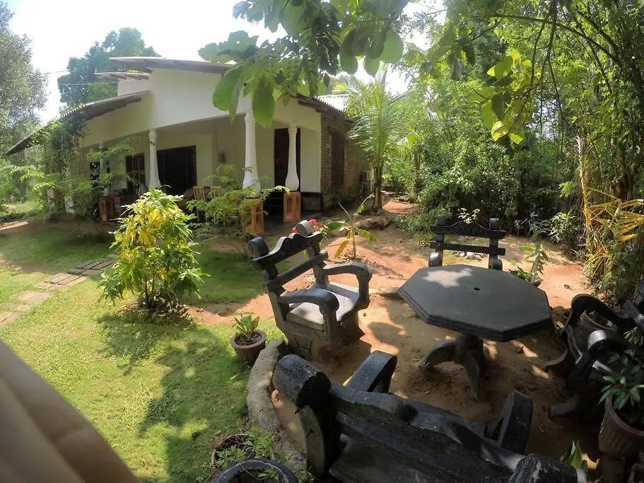 Sigiriya Village Home Stay 0*,